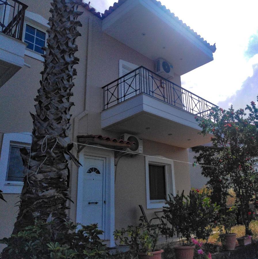 Studio Στην Πολη Των Τρελων Νερων Villa Chalkida Luaran gambar